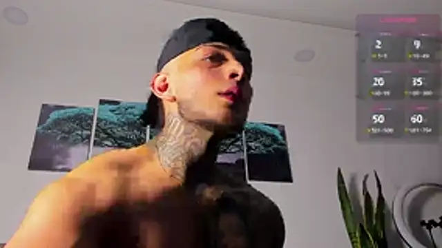 Snapshot of angeel_d035 chatting on 12/15/25, 01:43 angeel d035 online show from 12/15/25, 01:43