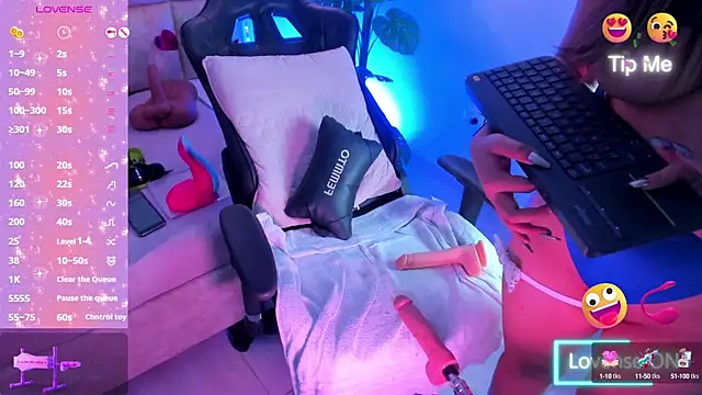 Snapshot of LiaaGenner chatting on 02/21/25, 10:26 LiaaGenner online show from 02/21/25, 10:26