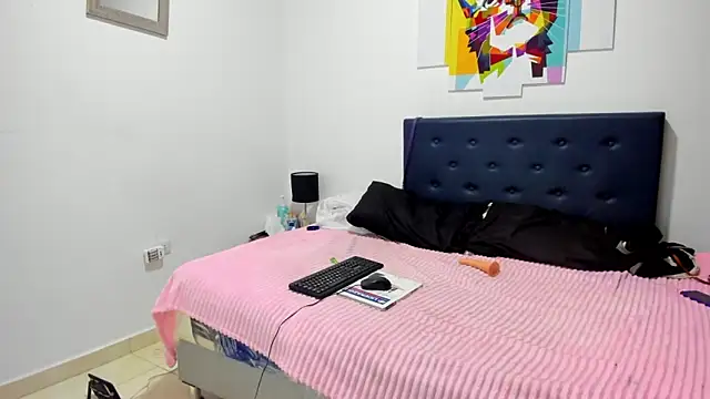 Snapshot of brenda_sofia2 chatting on 10/31/25, 12:50 brenda sofia2 online show from 10/31/25, 12:50