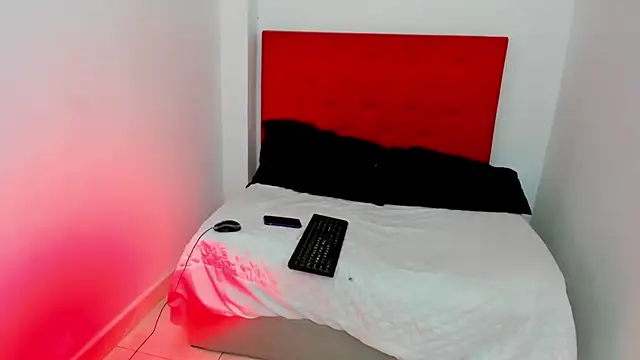 Snapshot of brenda_sofia2 chatting on 11/15/25, 02:35 brenda sofia2 online show from 11/15/25, 02:35