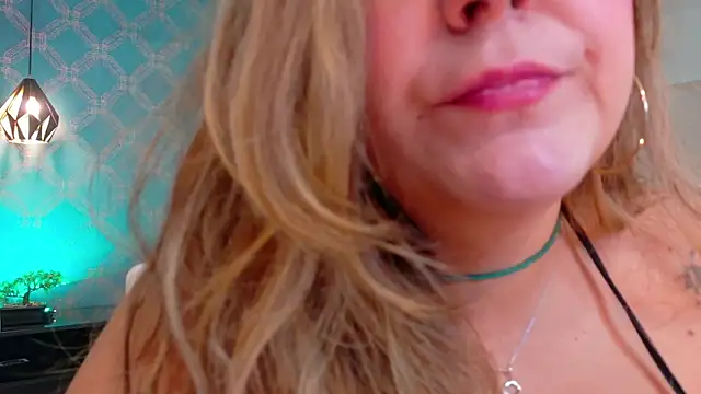 AmbarRoberts  online show from 06/15/26, 01:13