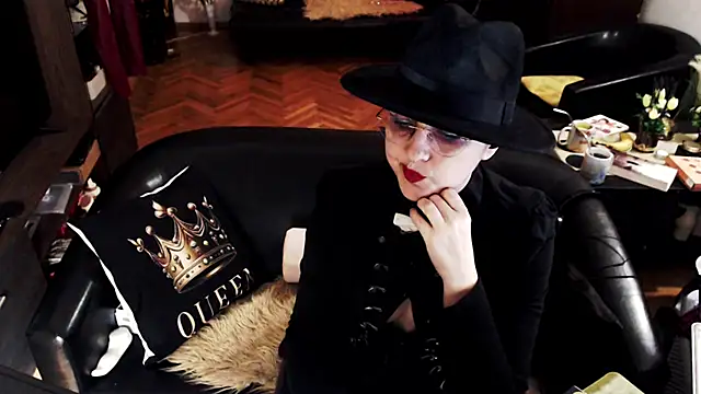 Snapshot of Imperatriza chatting on 04/27/26, 07:12 Imperatriza online show from 04/27/26, 07:12
