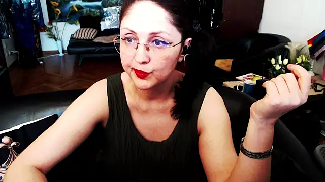 Snapshot of Imperatriza chatting on 05/14/26, 04:47 Imperatriza online show from 05/14/26, 04:47