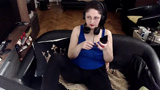 Snapshot of Imperatriza chatting on 05/27/26, 08:39 Imperatriza online show from 05/27/26, 08:39