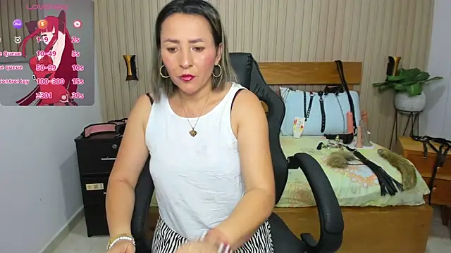 Snapshot of luciana_ballesteros_ chatting on 02/11/25, 12:37 luciana ballesteros online show from 02/11/25, 12:37