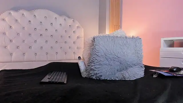 RamonaSimons online show from 09/10/25, 08:20