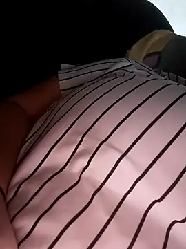 Snapshot of poussychats chatting on 12/22/24, 01:22 poussychats online show from 12/22/24, 01:22