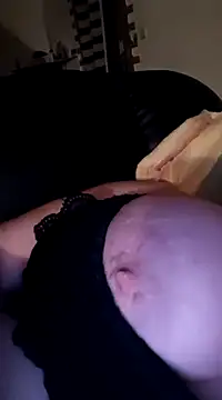 Snapshot of poussychats chatting on 03/05/25, 07:17 poussychats online show from 03/05/25, 07:17