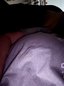 Snapshot of poussychats chatting on 03/12/25, 03:40 poussychats online show from 03/12/25, 03:40