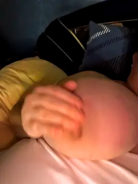 Snapshot of poussychats chatting on 10/02/25, 08:27 poussychats online show from 10/02/25, 08:27