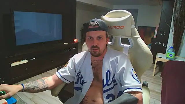 Snapshot of Tremblay_Simard chatting on 12/04/25, 02:10 Tremblay Simard online show from 12/04/25, 02:10