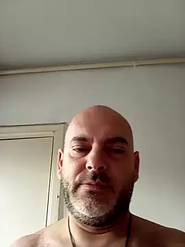 Snapshot of BartalesDaddy chatting on 01/24/25, 11:15 BartalesDaddy online show from 01/24/25, 11:15