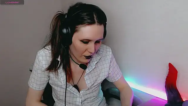 Snapshot of tracy_cooper chatting on 12/23/24, 02:35 tracy cooper online show from 12/23/24, 02:35