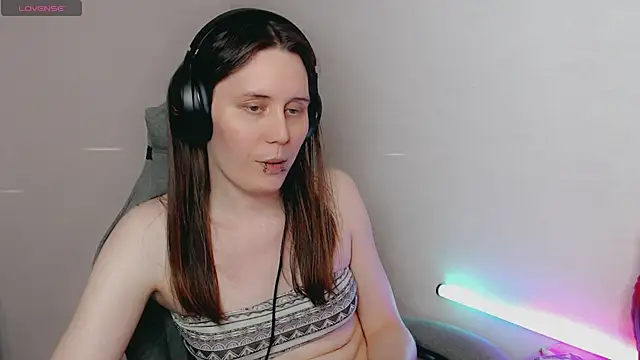 Snapshot of tracy_cooper chatting on 12/28/24, 01:50 tracy cooper online show from 12/28/24, 01:50