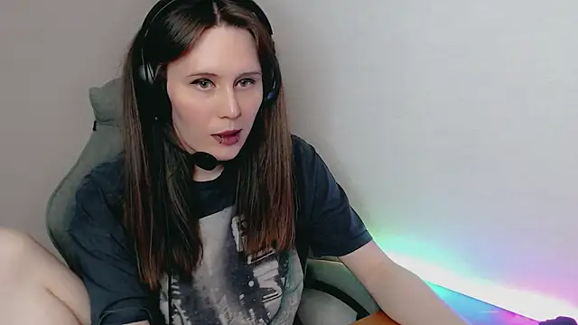 Snapshot of tracy_cooper chatting on 01/06/25, 02:58 tracy cooper online show from 01/06/25, 02:58