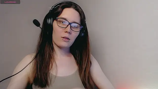 Snapshot of tracy_cooper chatting on 02/03/25, 10:11 tracy cooper online show from 02/03/25, 10:11