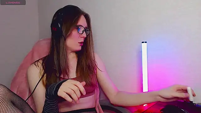 Snapshot of tracy_cooper chatting on 02/20/25, 10:48 tracy cooper online show from 02/20/25, 10:48