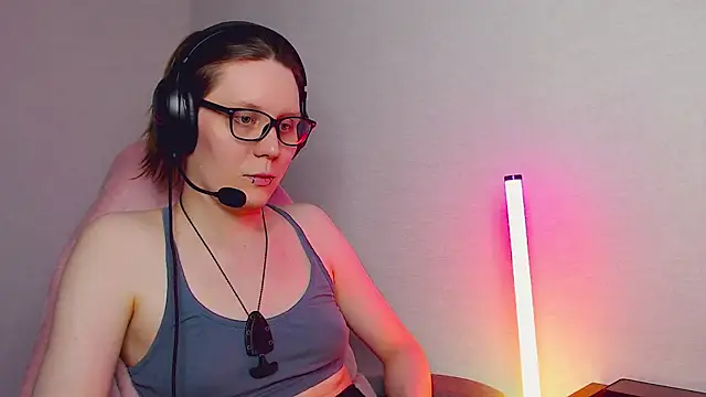 Snapshot of tracy_cooper chatting on 02/25/25, 08:41 tracy cooper online show from 02/25/25, 08:41