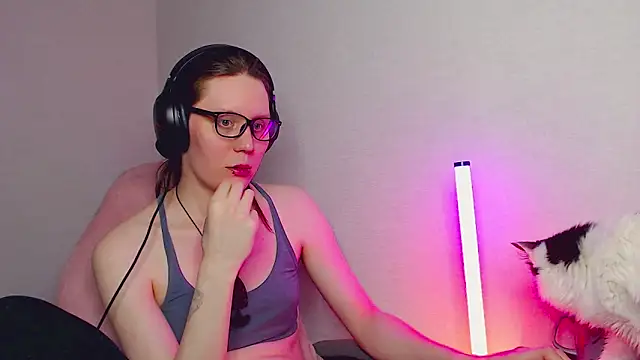 Snapshot of tracy_cooper chatting on 02/25/25, 11:44 tracy cooper online show from 02/25/25, 11:44