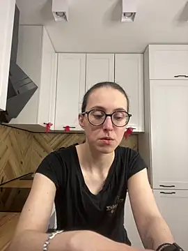 MartiniiSelenna online show from 04/18/26, 05:33