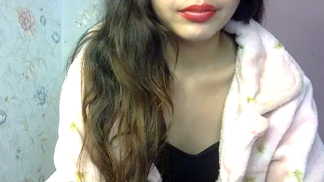 Snapshot of binisa_45 chatting on 12/21/24, 11:24 binisa 45 online show from 12/21/24, 11:24