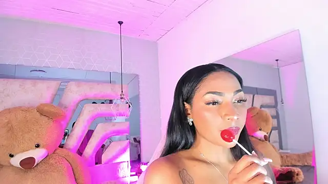 Snapshot of AngelineHeet chatting on 12/16/25, 03:33 AngelineHeet online show from 12/16/25, 03:33