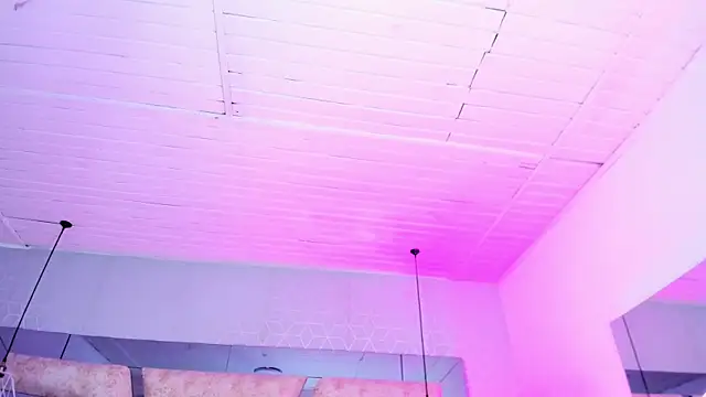 Snapshot of AngelineHeet chatting on 12/17/25, 03:34 AngelineHeet online show from 12/17/25, 03:34