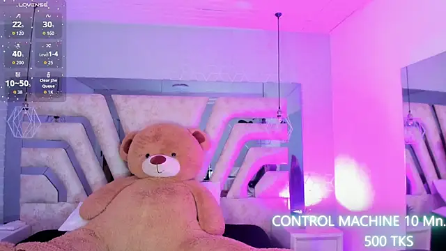 Snapshot of AngelineHeet chatting on 12/19/25, 03:46 AngelineHeet online show from 12/19/25, 03:46