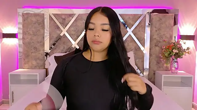 MarianaGarciaa   online show from 05/21/26, 07:21
