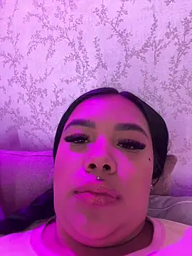 Snapshot of MarianaGarciaa__ chatting on 06/14/26, 11:45 MarianaGarciaa online show from 06/14/26, 11:45
