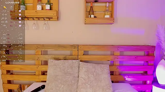 melanieecox online show from 02/09/25, 10:21