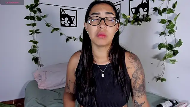 melanieecox online show from 09/26/25, 08:18