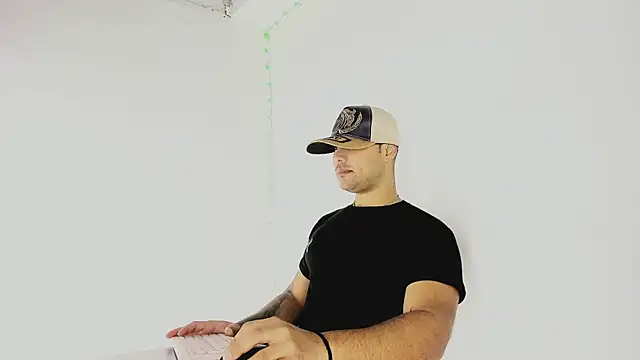 Sebas-hott online show from 09/24/25, 10:24