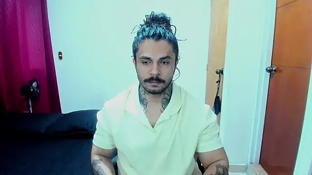 Snapshot of Van_Velckan chatting on 07/21/26, 02:03 Van Velckan online show from 07/21/26, 02:03