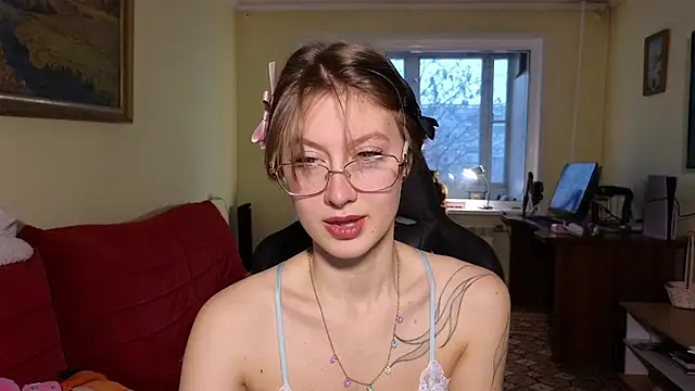 MalvinaBlum online show from 11/18/25, 02:28