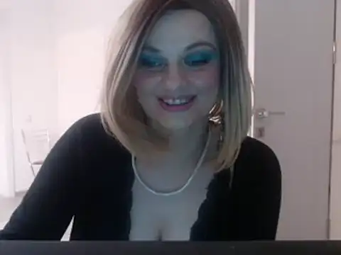 Snapshot of YourSweetJam chatting on 01/04/25, 04:22 YourSweetJam online show from 01/04/25, 04:22