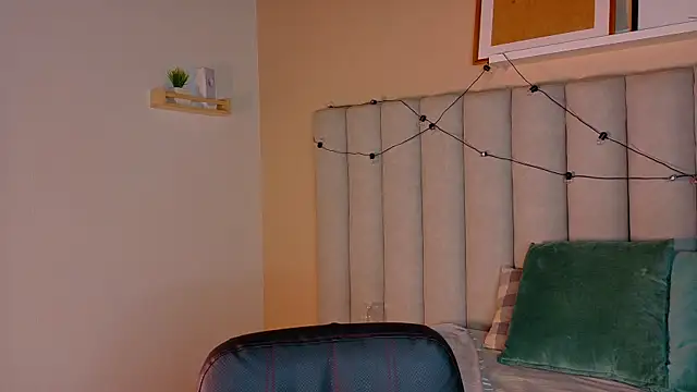 alaia-rogers online show from 12/01/25, 11:37