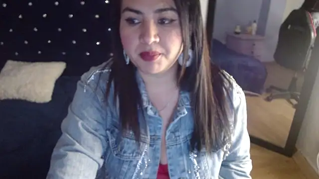 lucianaa 25 online show from 12/10/24, 03:55