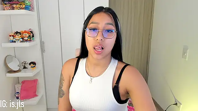 Snapshot of isa_bellaa0 chatting on 10/04/25, 12:41 isa bellaa0 online show from 10/04/25, 12:41