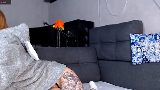 Snapshot of CassidyKiss chatting on 11/11/25, 12:49 CassidyKiss online show from 11/11/25, 12:49