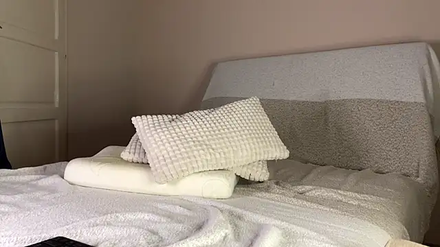 itsmaxxbaby  online show from 04/16/26, 01:17