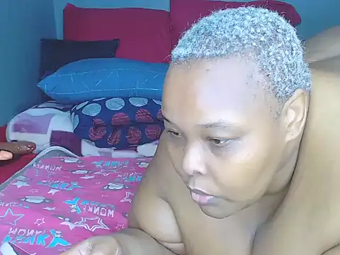 Snapshot of fatafricanqueen chatting on 07/22/26, 07:00 fatafricanqueen online show from 07/22/26, 07:00