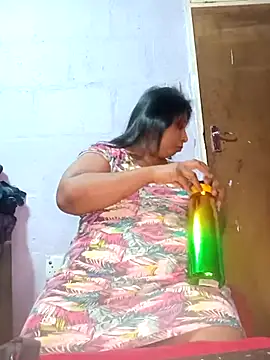 Snapshot of raniofsex02 chatting on 03/15/25, 06:10 raniofsex02 online show from 03/15/25, 06:10