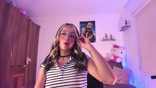 Snapshot of penny_sweett_ chatting on 09/22/25, 12:01 penny sweett online show from 09/22/25, 12:01