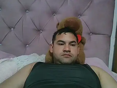 Snapshot of Maximil56 chatting on 07/10/26, 02:52 Maximil56 online show from 07/10/26, 02:52