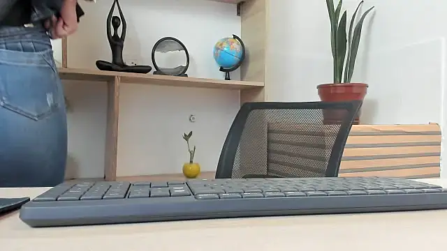 merlinaadams  online show from 09/30/25, 02:44