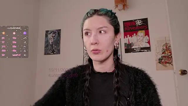 Snapshot of sunshine_girl9 chatting on 11/19/25, 07:58 sunshine girl9 online show from 11/19/25, 07:58