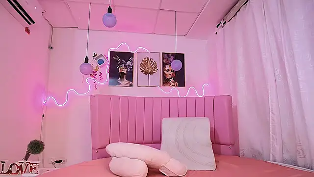 Snapshot of Azul_horney chatting on 01/31/25, 11:45 Azul horney online show from 01/31/25, 11:45