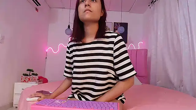 Snapshot of Azul_horney chatting on 09/13/25, 11:04 Azul horney online show from 09/13/25, 11:04