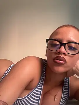 Charlotee  online show from 01/05/25, 12:42